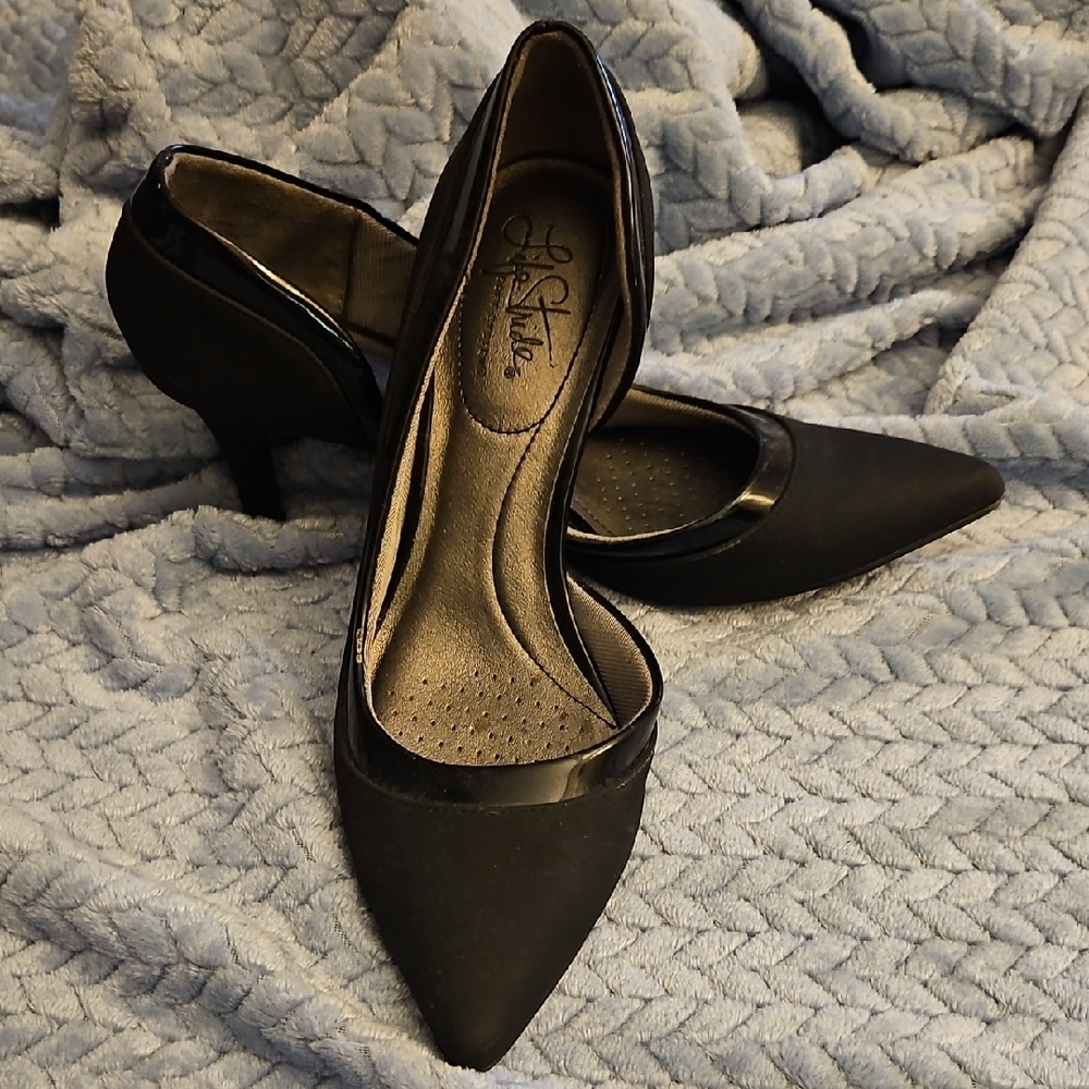 Life Stride Elegant Black Pointed Heels
